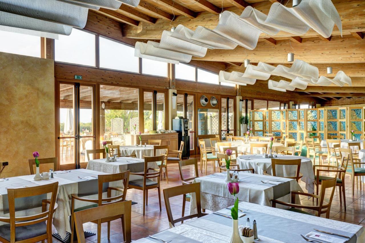 Апарт отель Golf Residenza Пескьера-дель-Гарда Экстерьер фото